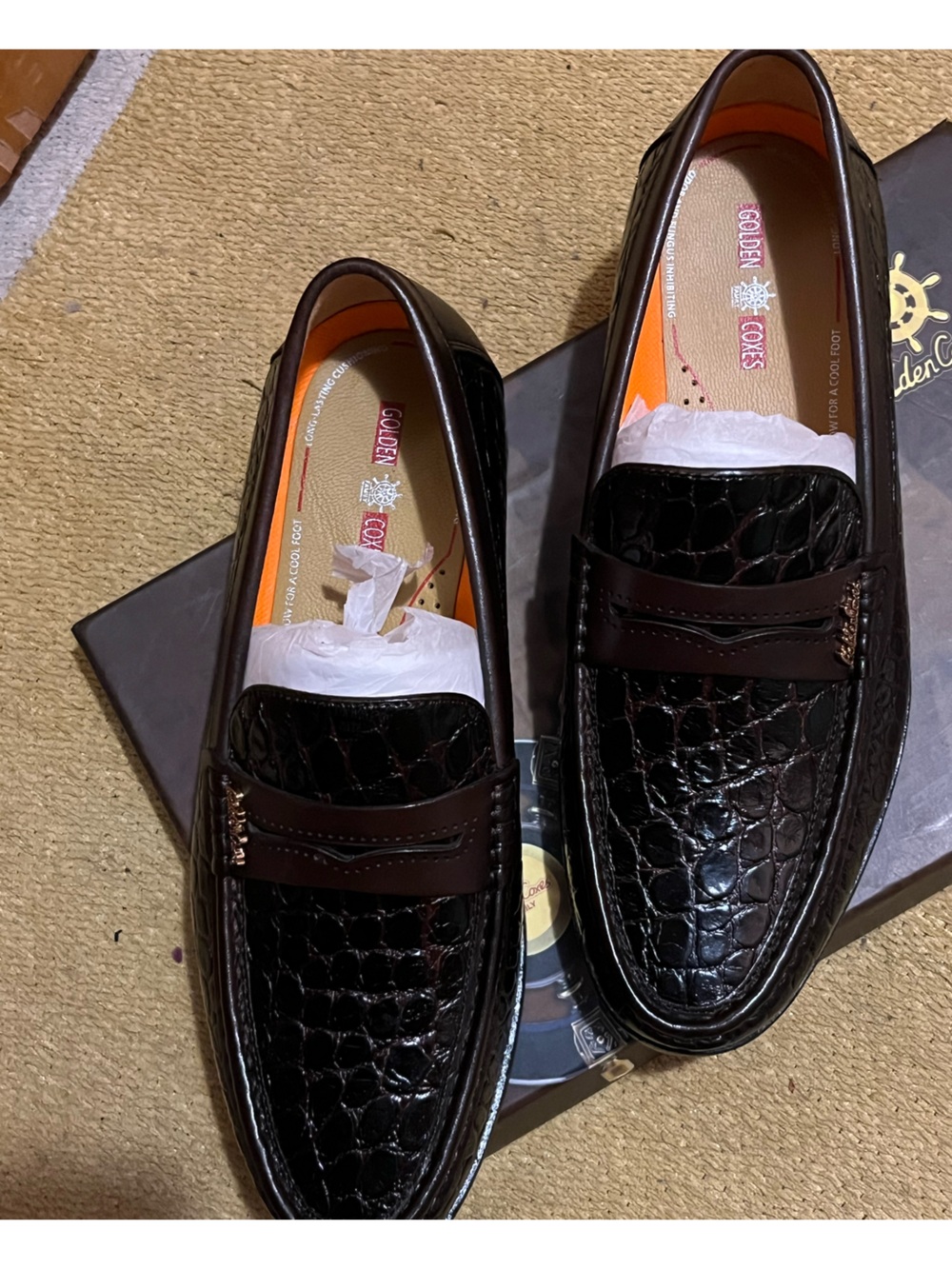 NWT Mens Sz 7 Golden Coxes Leather Loafer Classic Alligator Print Coffee Brown